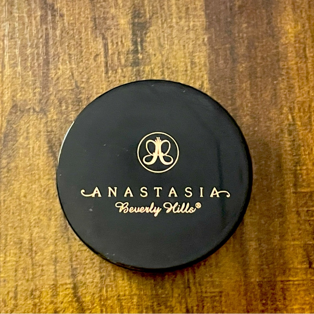 Anastasia Beverly Hills Starlight Illuminator (NWT) discontinued limited edition